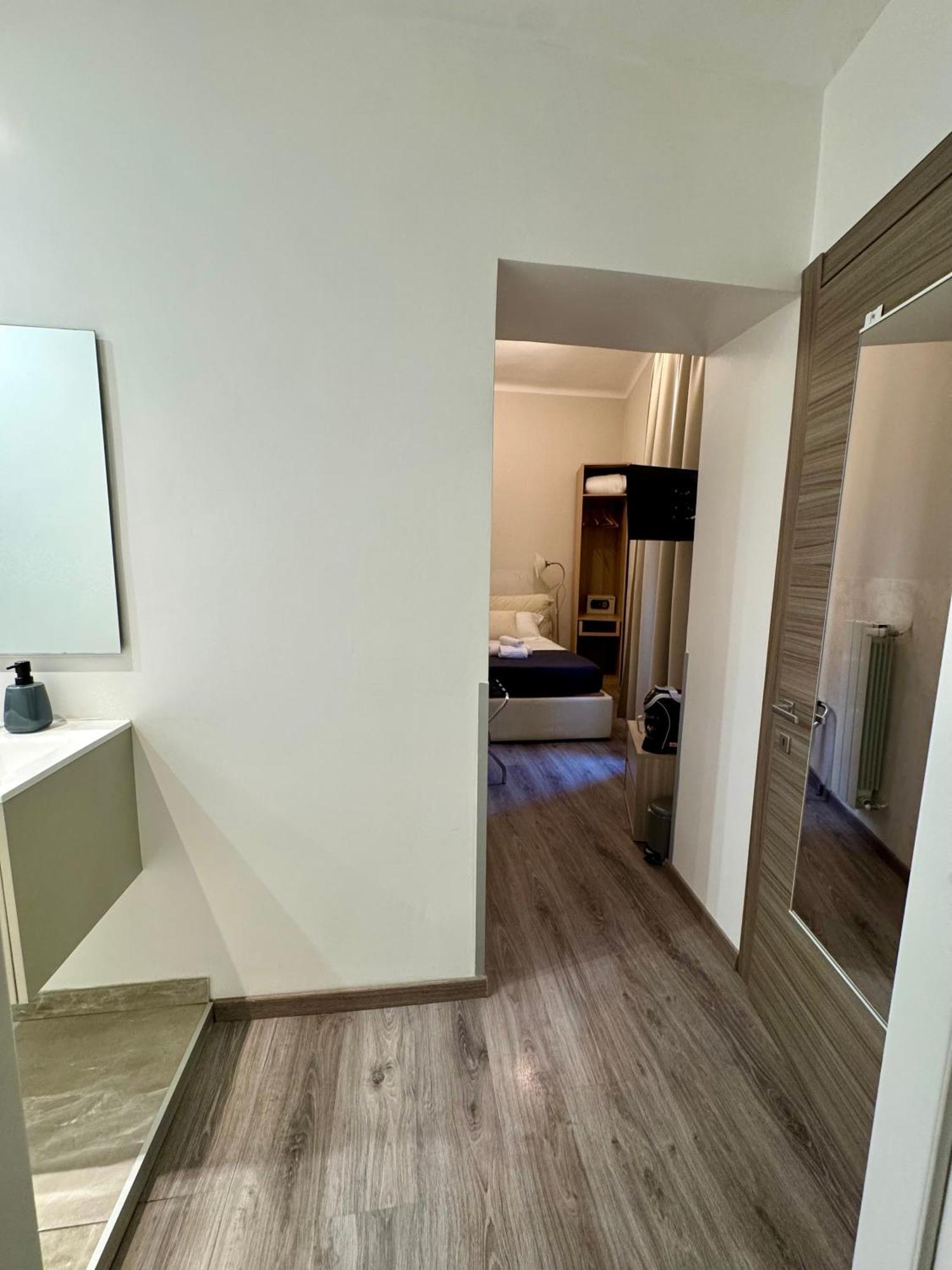 Rhs Rienzo Guest house
