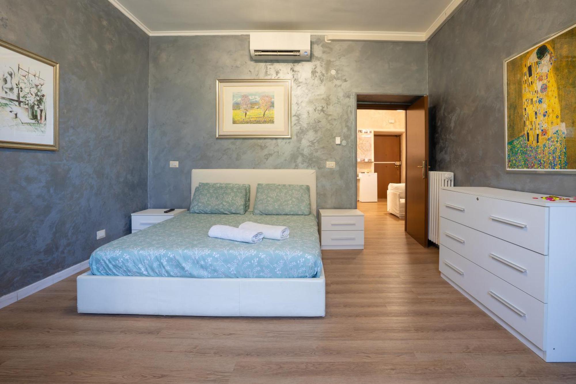Apartment Casa Con Idromassaggio Metro C Alessandrino - San Giovanni E Trenino Laziali-termini -betti House Rome