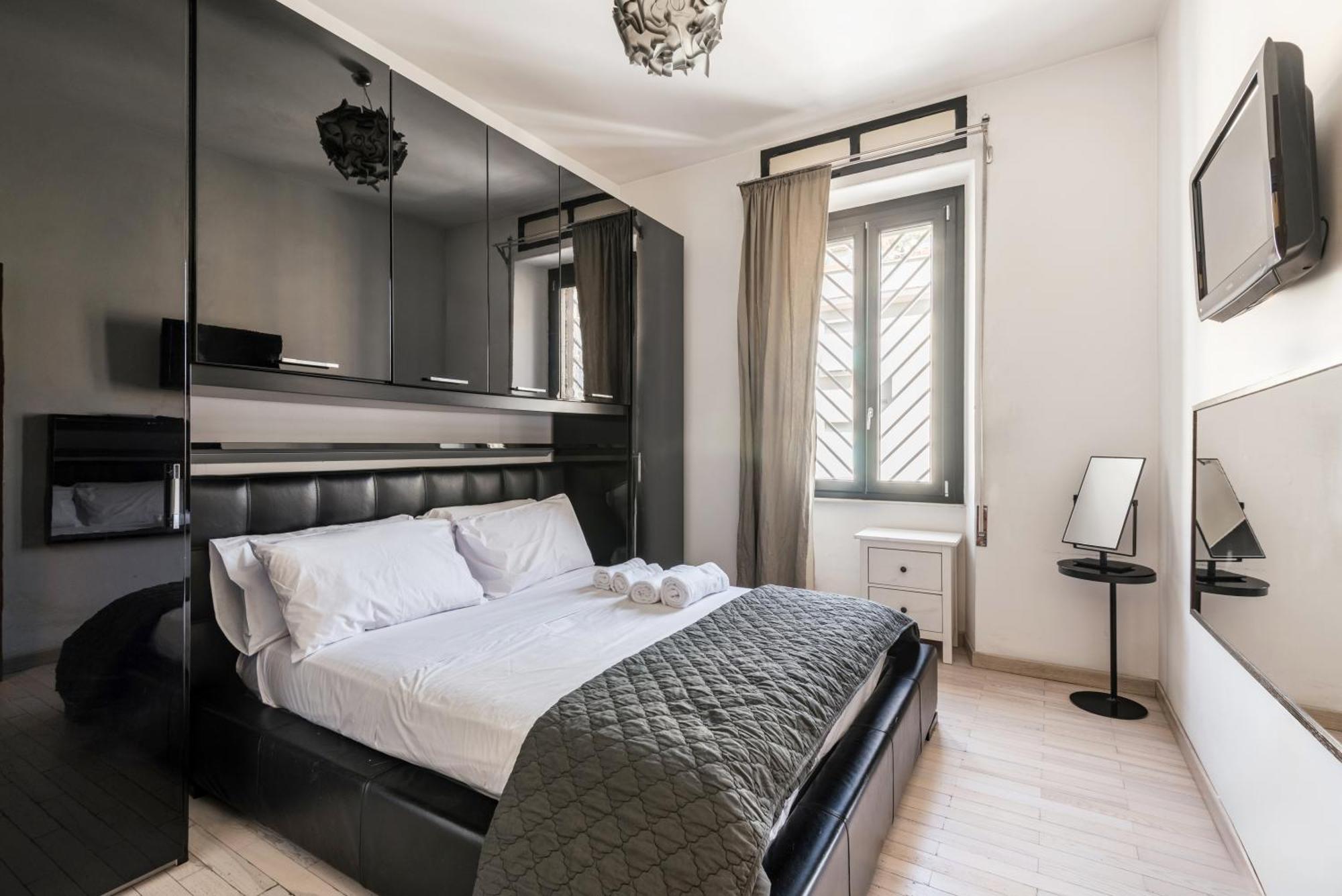 Suitte In San Giovanni Near Basilica - - Apartment