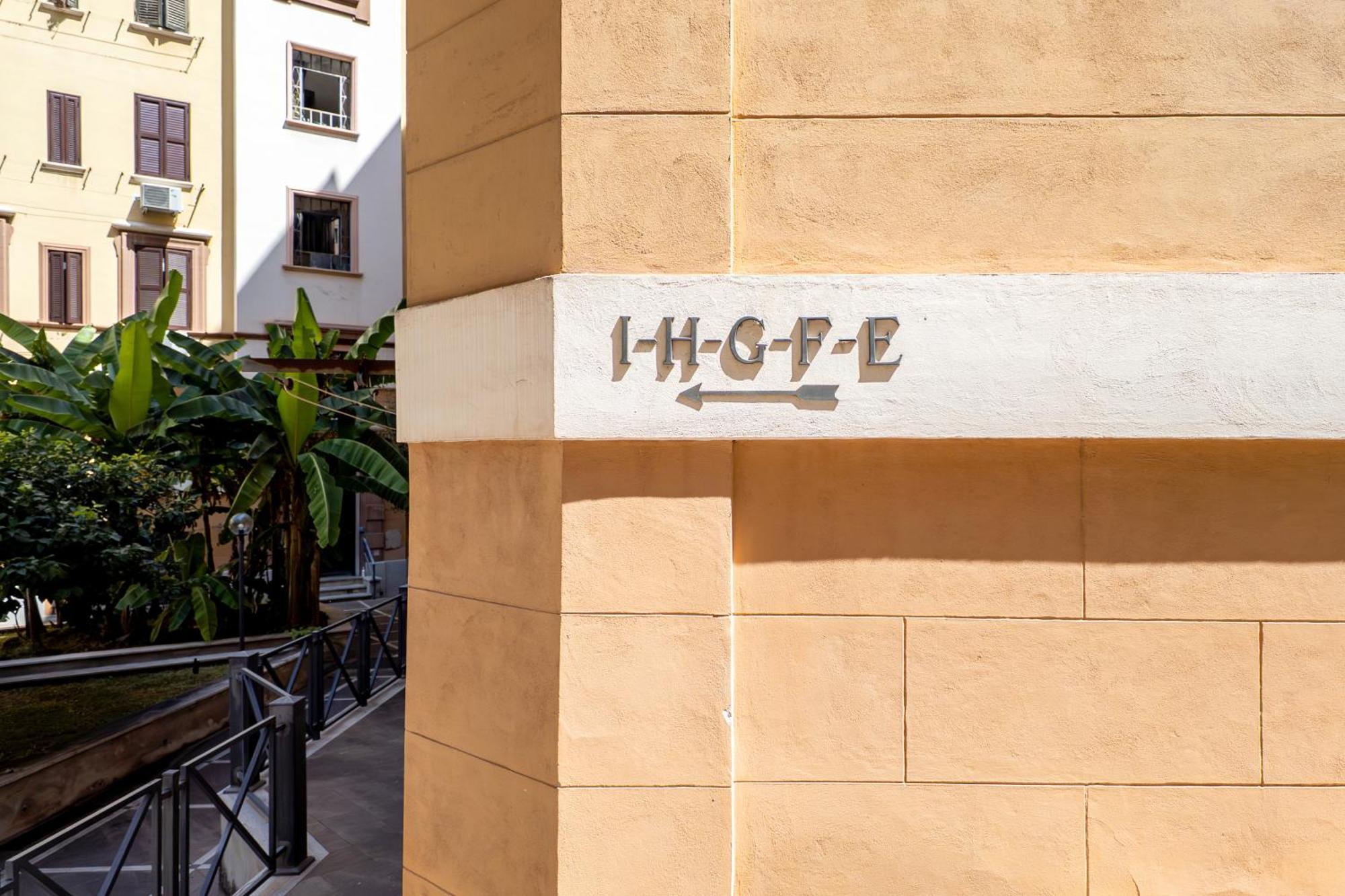 Suitte In San Giovanni Near Basilica - - *