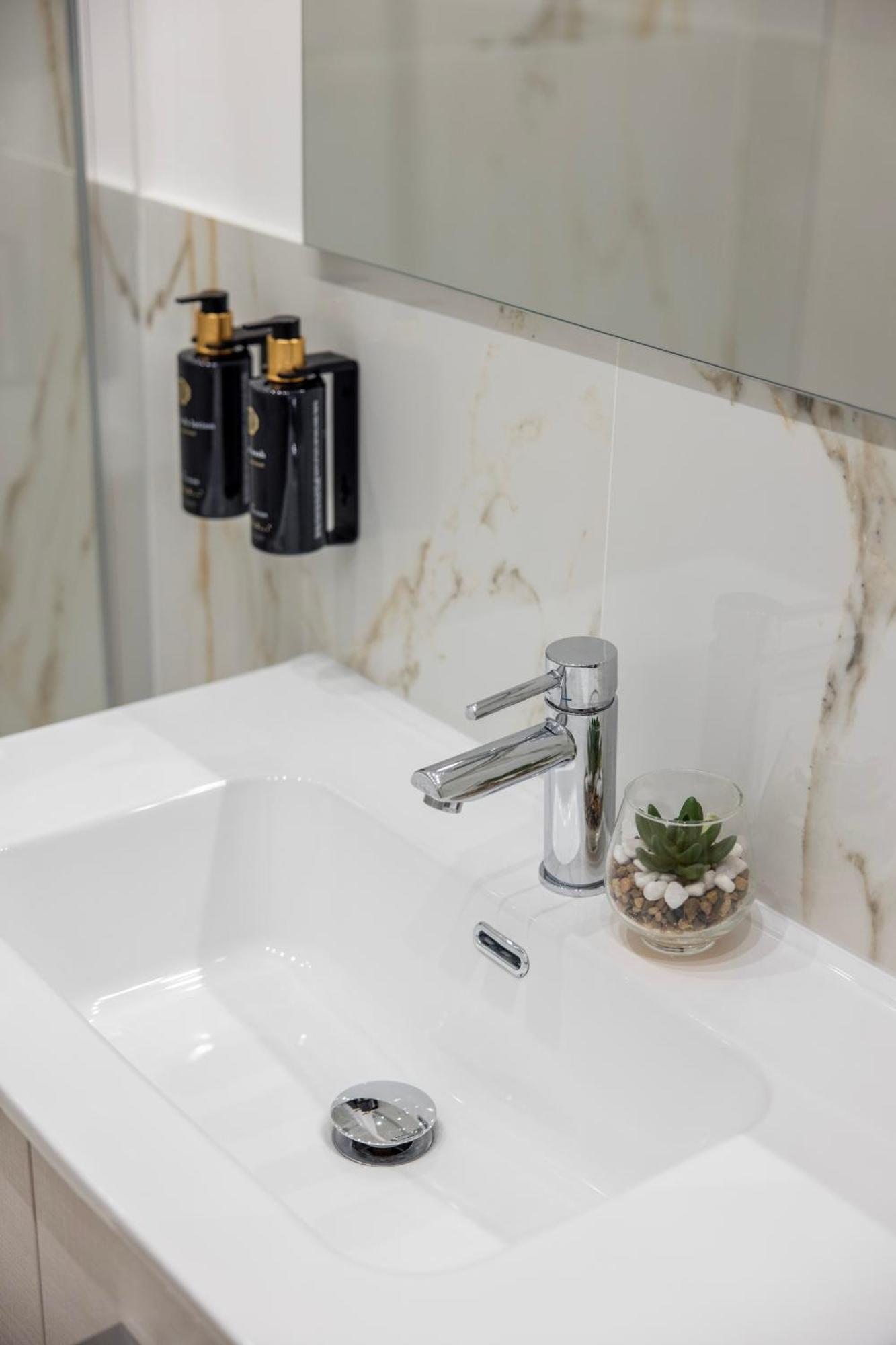 Vatican Pertusa Luxury By Quinto Piano