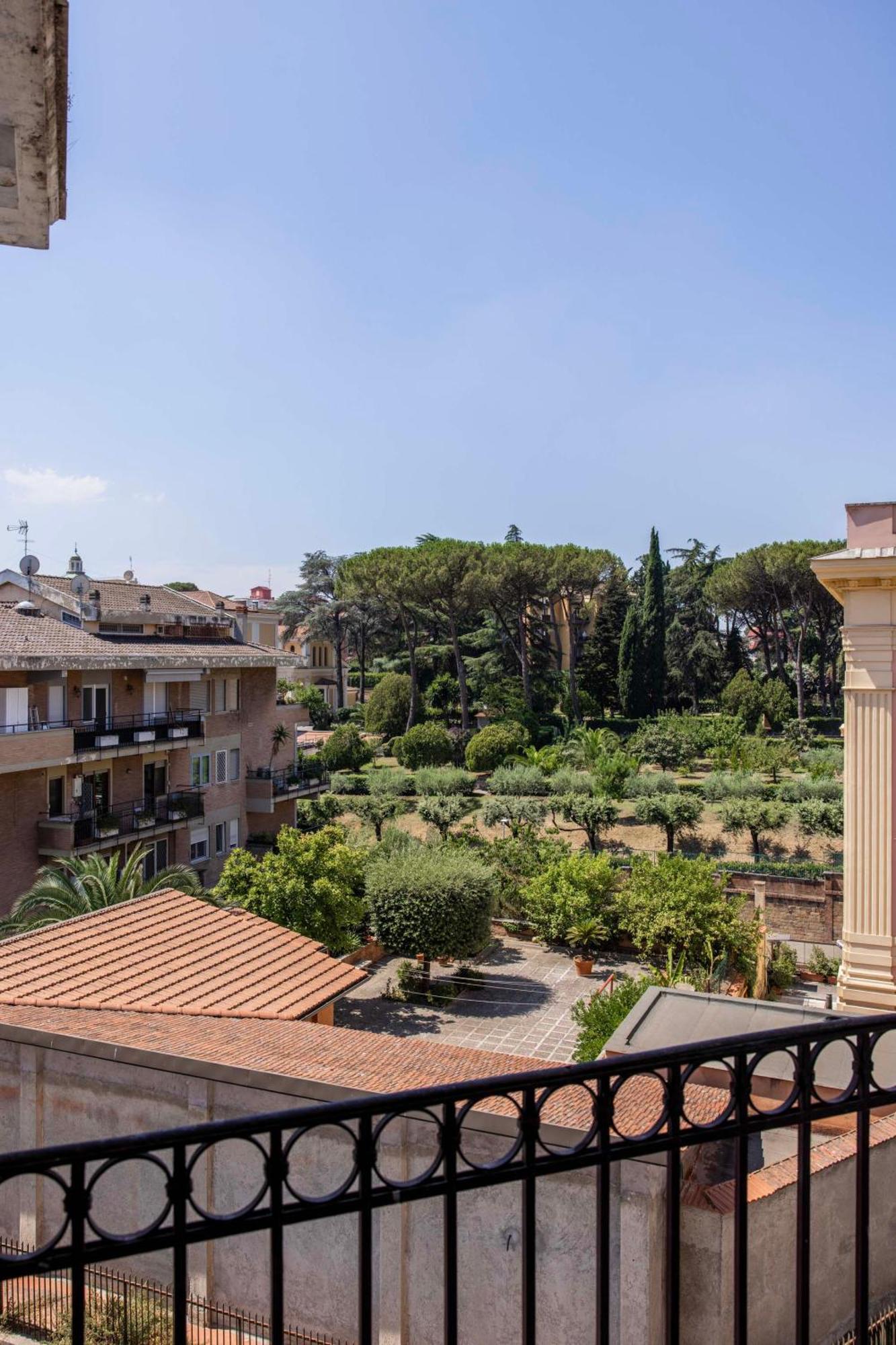 Vatican Pertusa Luxury By Quinto Piano *