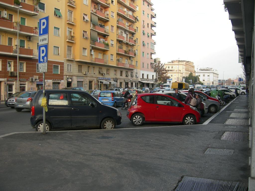 Aparthotel Iron Bridge Accommodation Rome