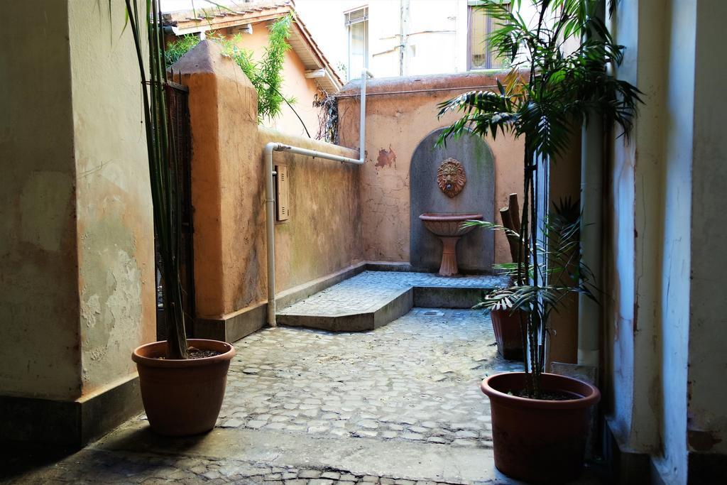 Scala In Trastevere * Rome