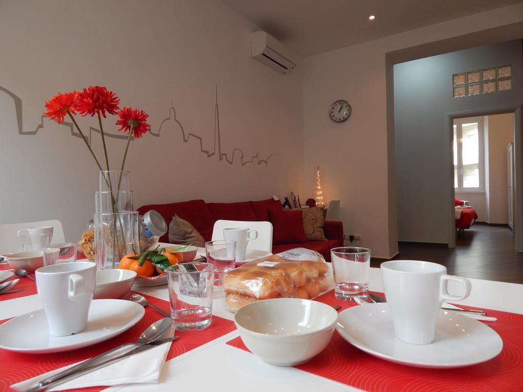 Red Flat In Apartment *