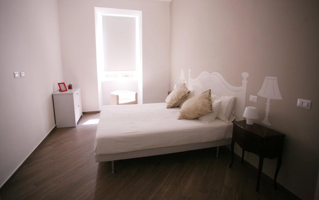 Red Flat In Rome