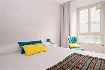 Rhome Hosting Guest house