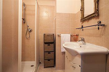 Cicero Center Guest house