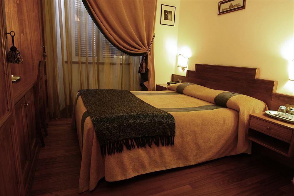 All'ombra Del Cupolone Guest house 2*