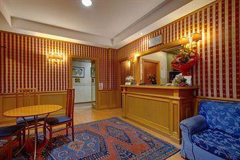 Urbis Hotel 2*