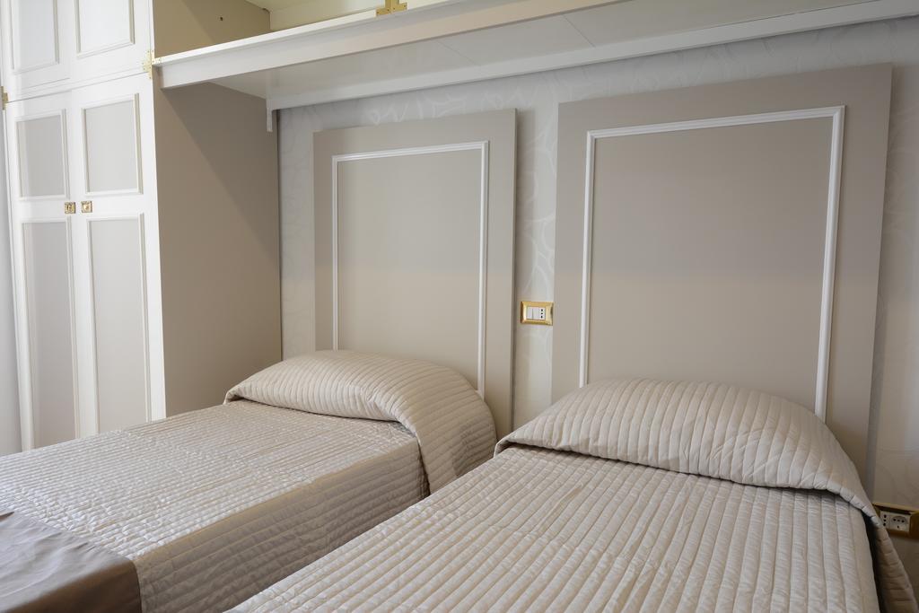 Luxury White House * Rome