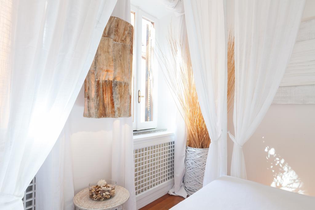 Honey Navona Deluxe Apartment