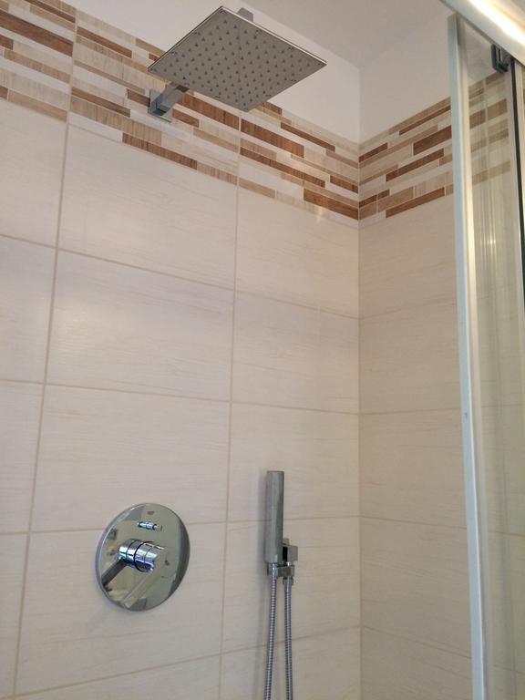 Serventi Longhi Guest house 2*