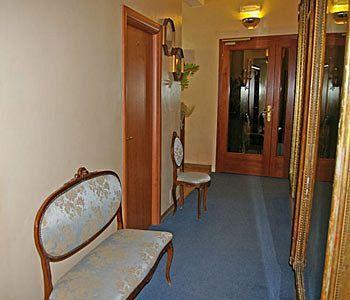 Hotel Roi *
