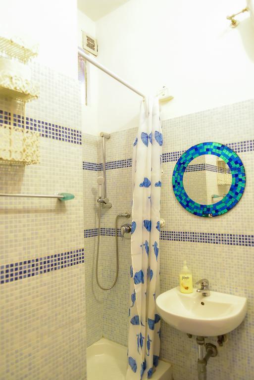 Casa Vacanza Frendy - Zona Con Parcheggio Gratis Sulla Strada Affittacamere Roma