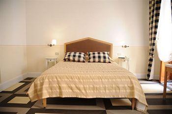 Piazza Di Spagna Prestige Affittacamere 2*