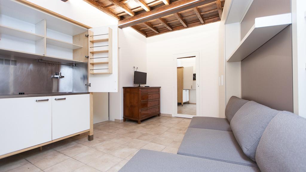 Apartment Arenula *