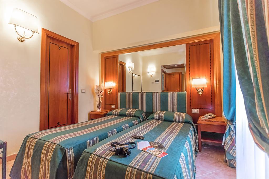 Raeli Luce Rome