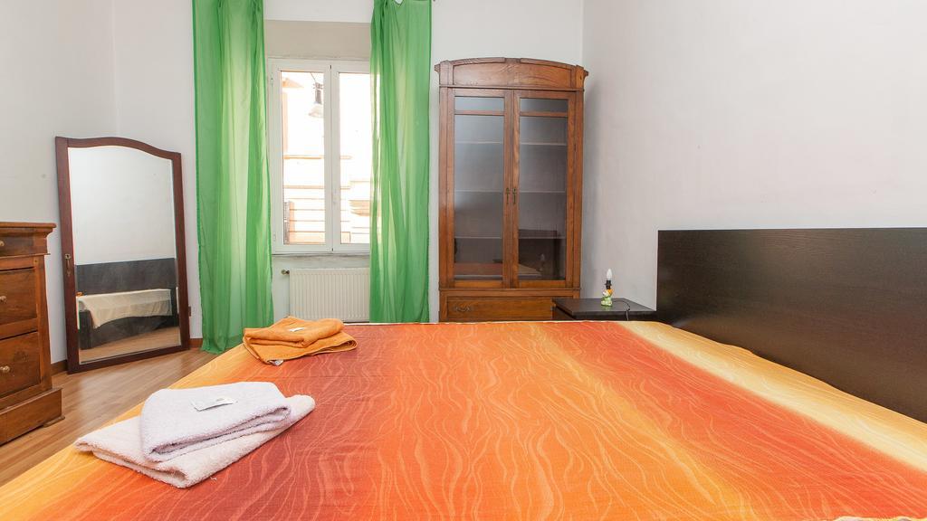 Rental In Rome Santini Apartment