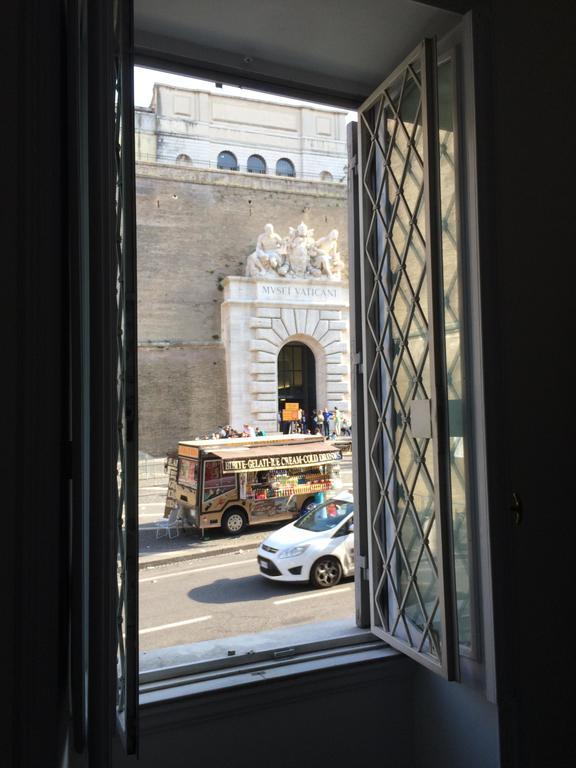 102 Vaticano Rome