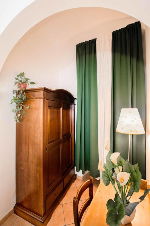 Quattro Cantoni R-home * Rome