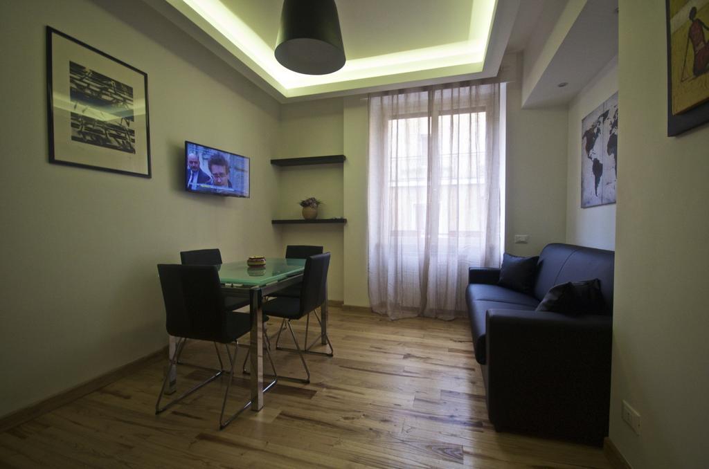 Apartment Piramide House