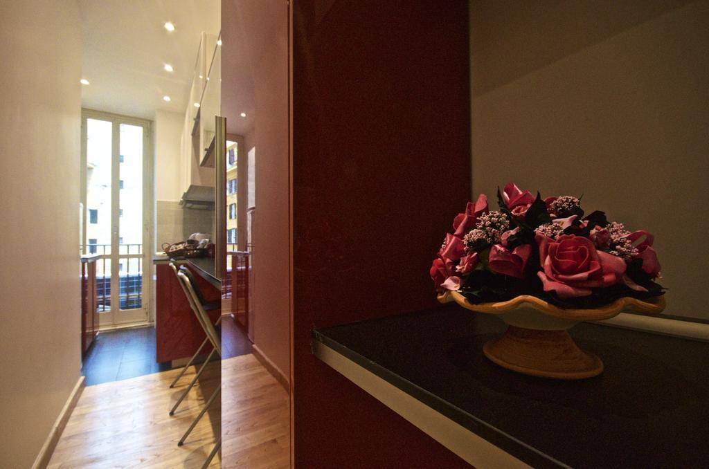 Piramide House Rome