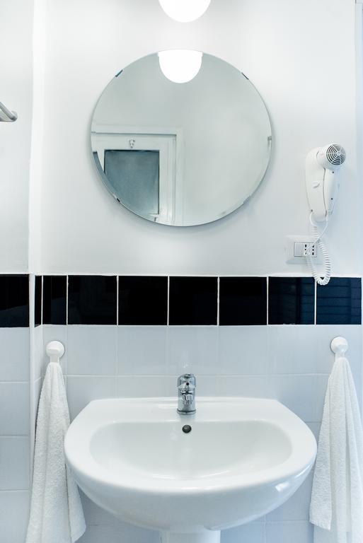 Bed & Breakfast Cm Piramide Rome
