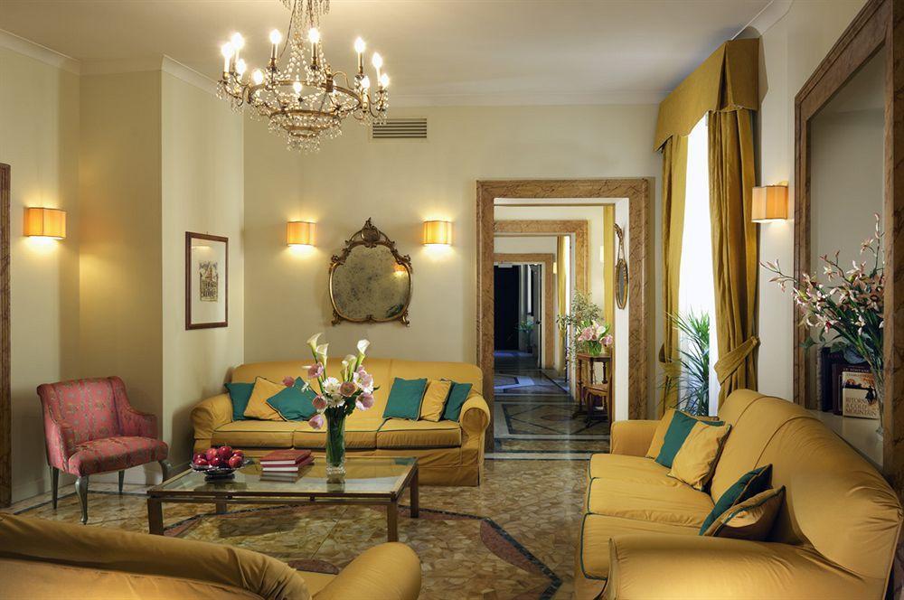 Fontanella Borghese Hotel