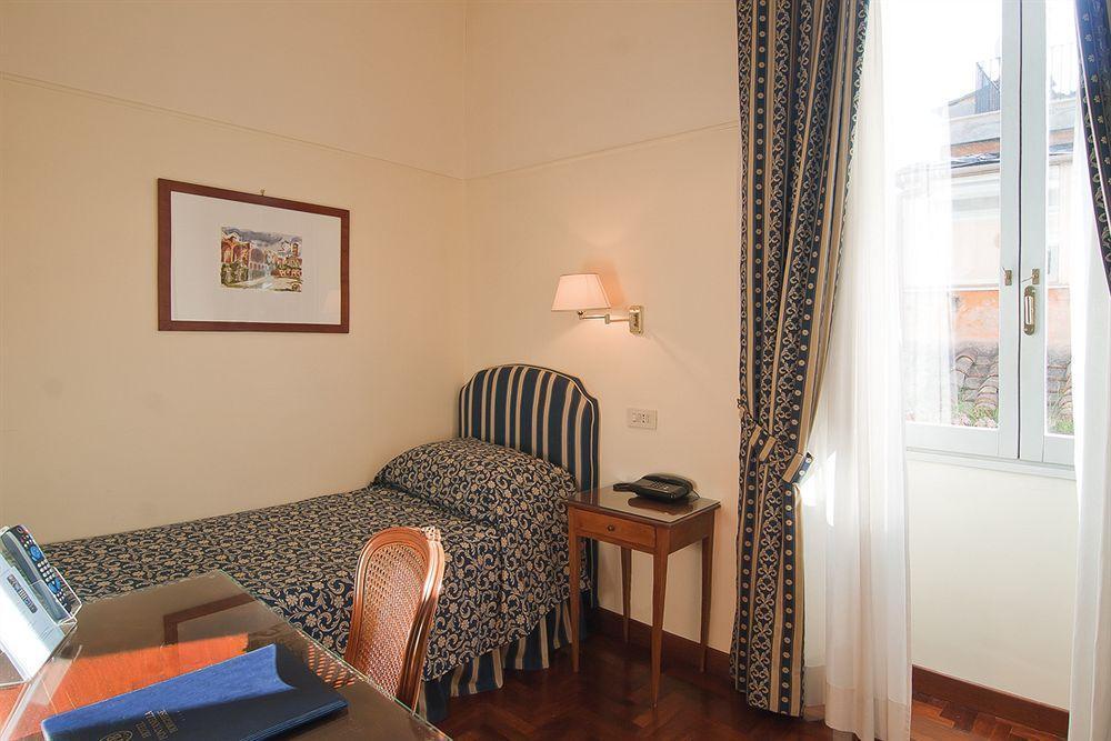 Fontanella Borghese Hotel 4*