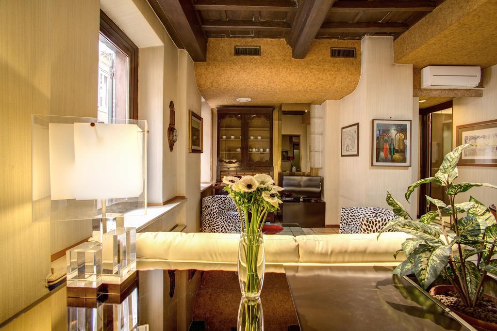 Spanish Steps Apartment