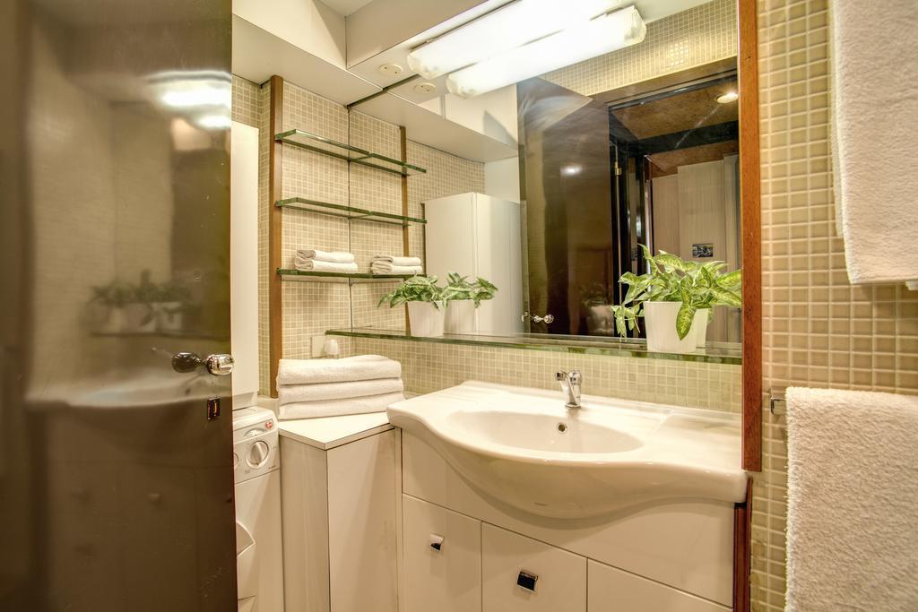 Spanish Steps Apartment Rome