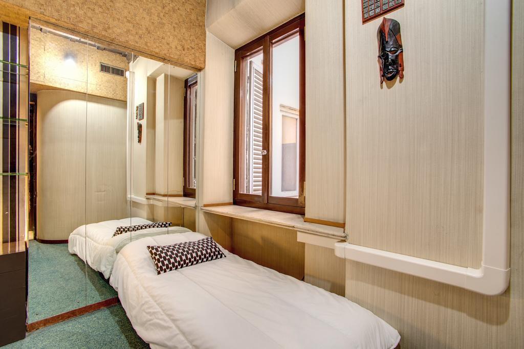 Spanish Steps Apartment *