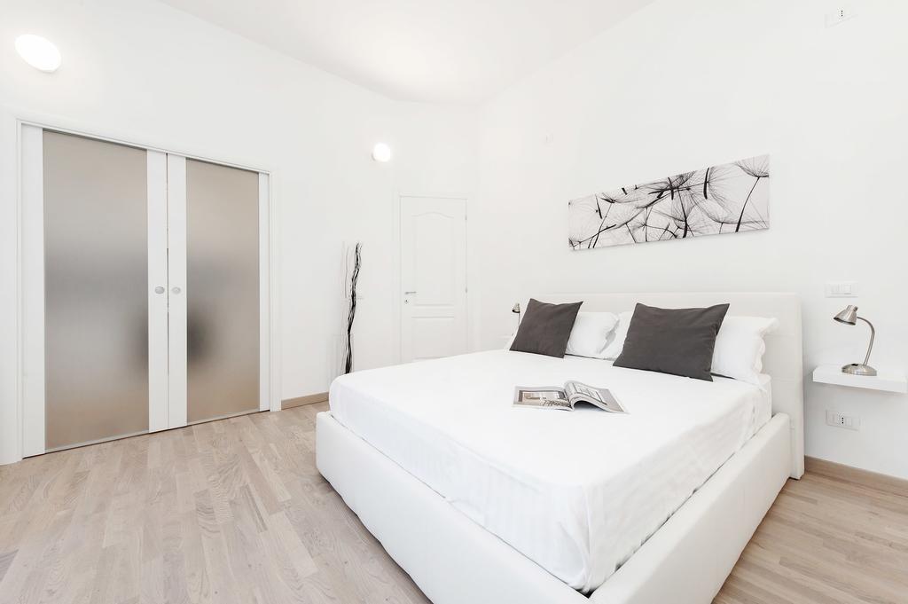 Apartment White Flat Colosseo