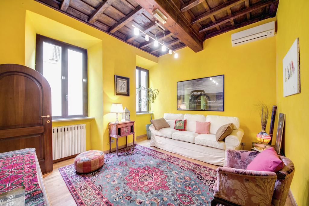 Spanish Steps Apartment *