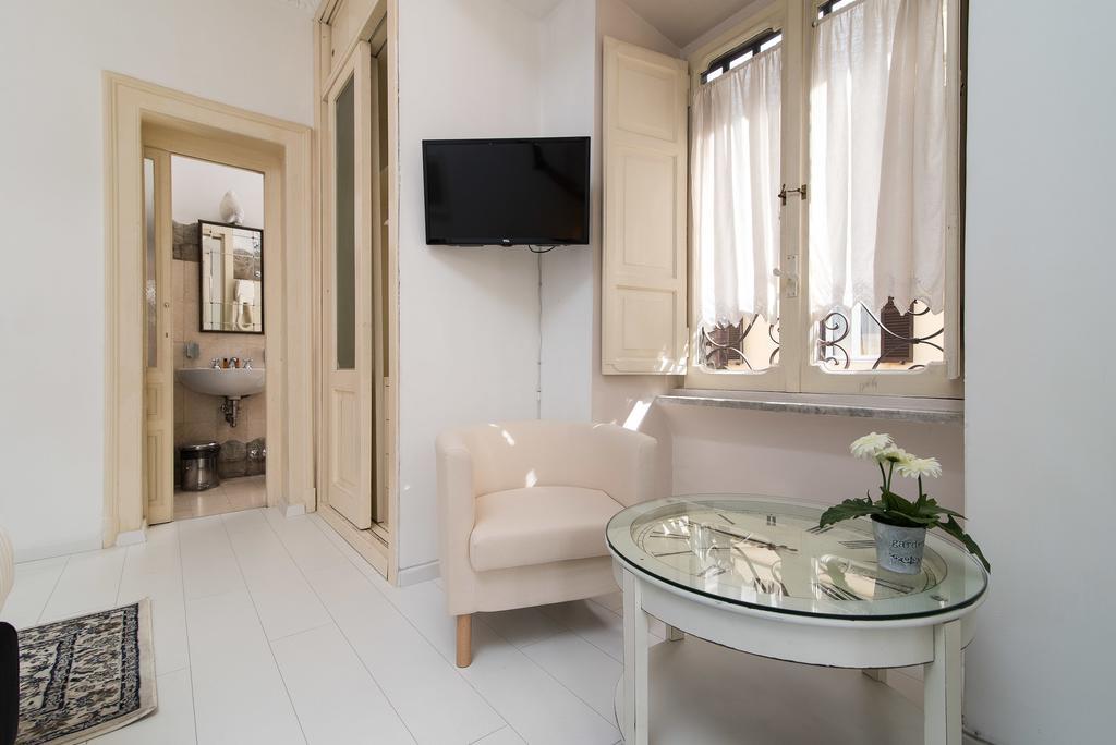 White Borgo Apartment