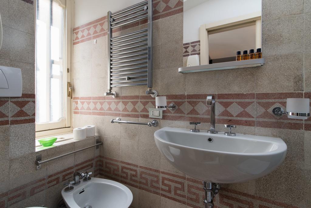 White Borgo Apartment
