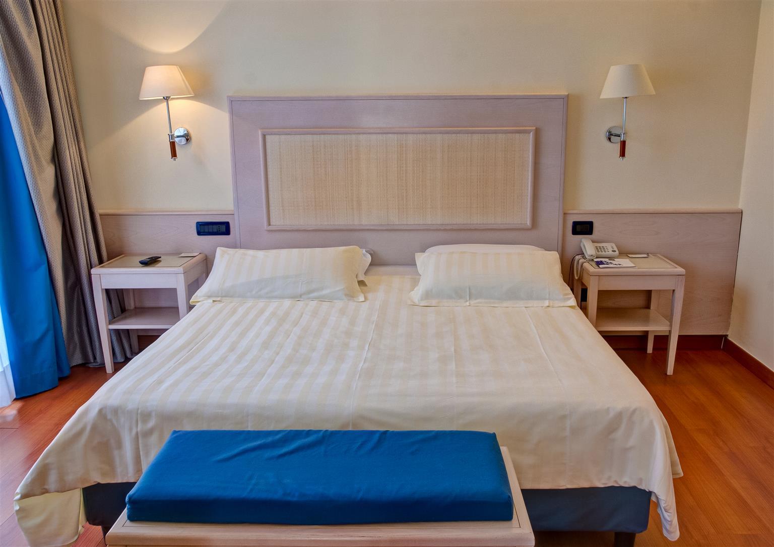 Hotel Western Globus 3*