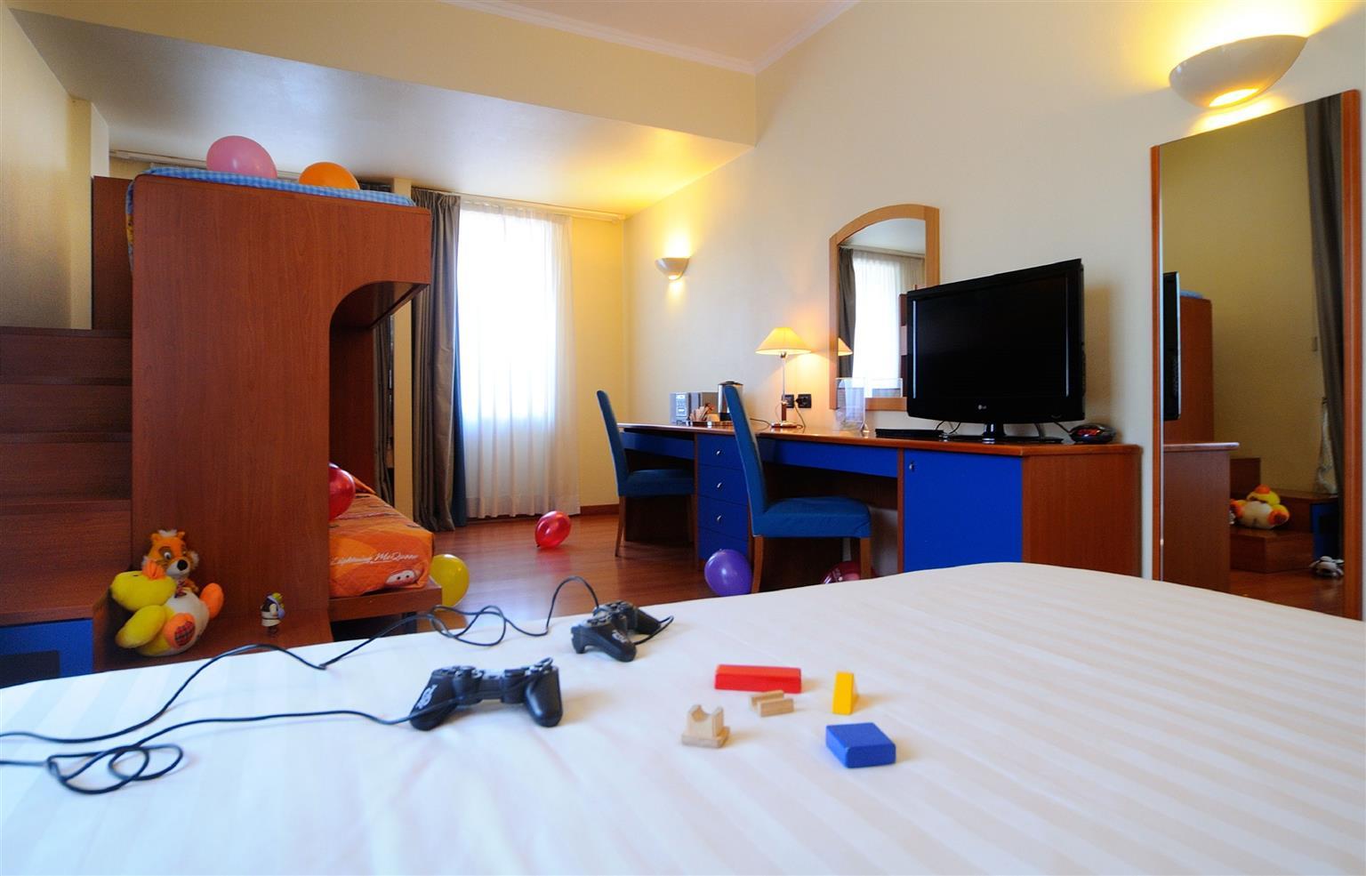 Western Globus 3*