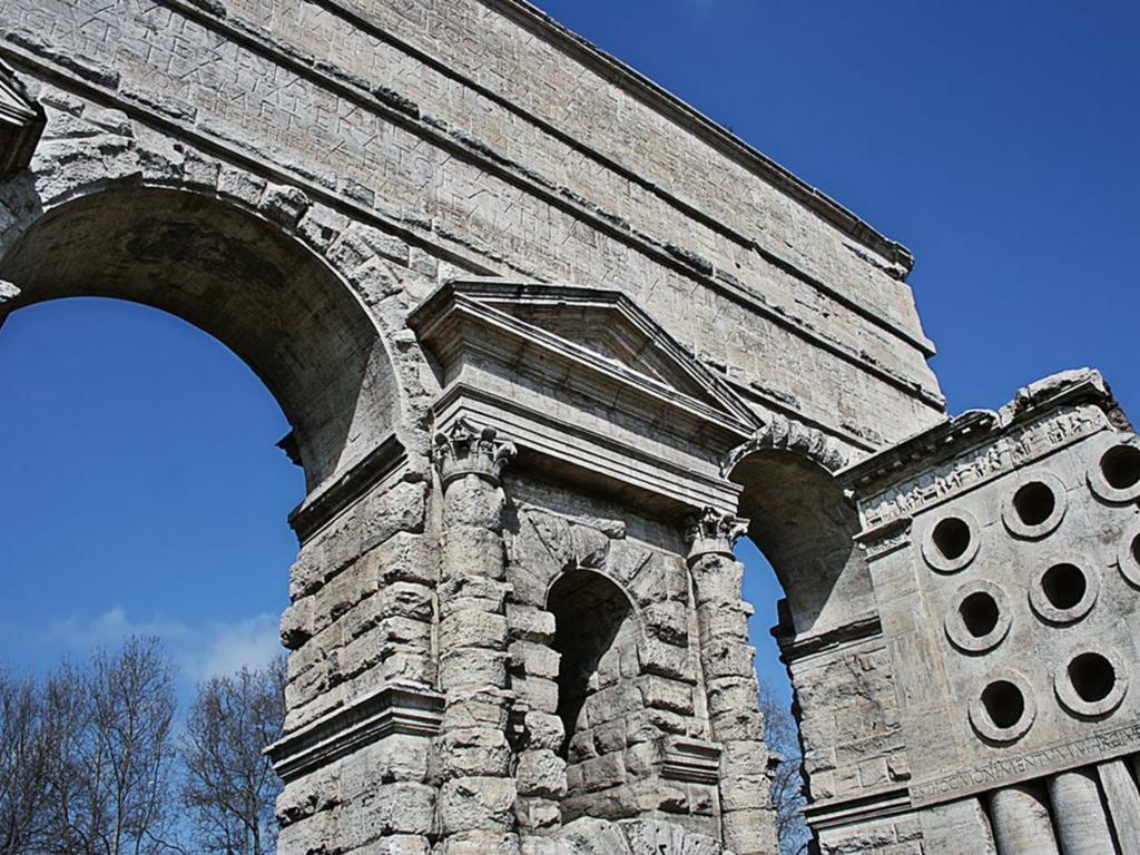 Porta Maggiore Gh Locazione Turistica Guest house