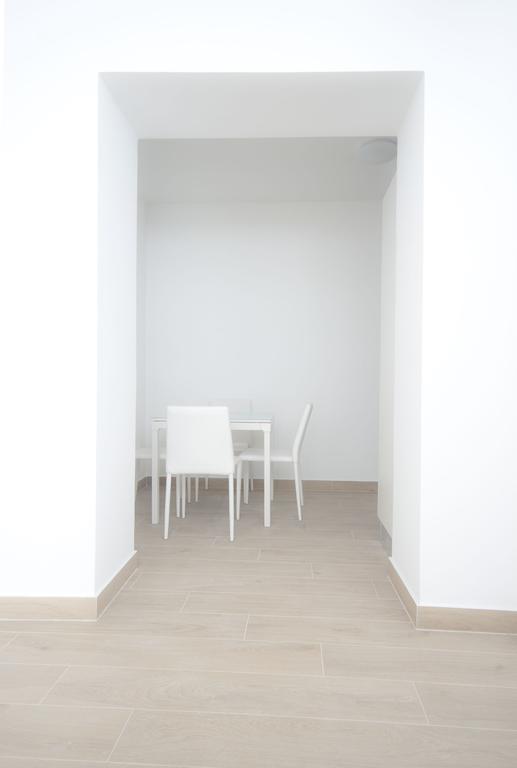 Apartment Meme Rome