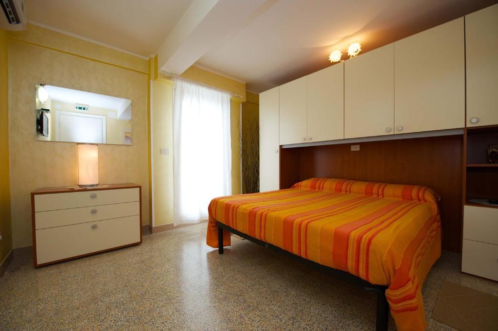 Guest house Holiday And