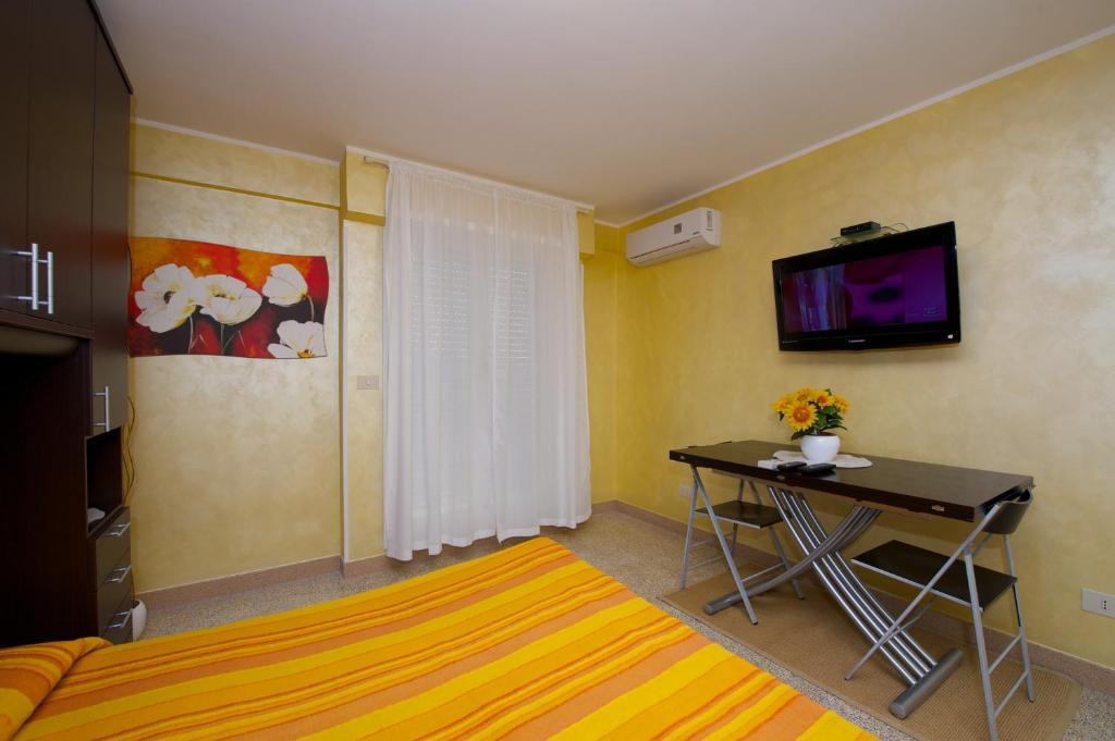 Guest house Holiday And