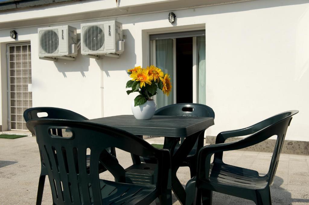 Holiday And Guest house