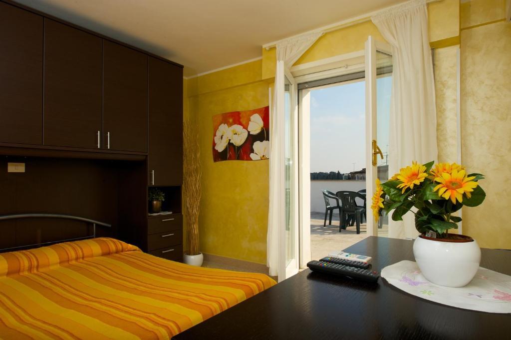 Holiday And Guest house