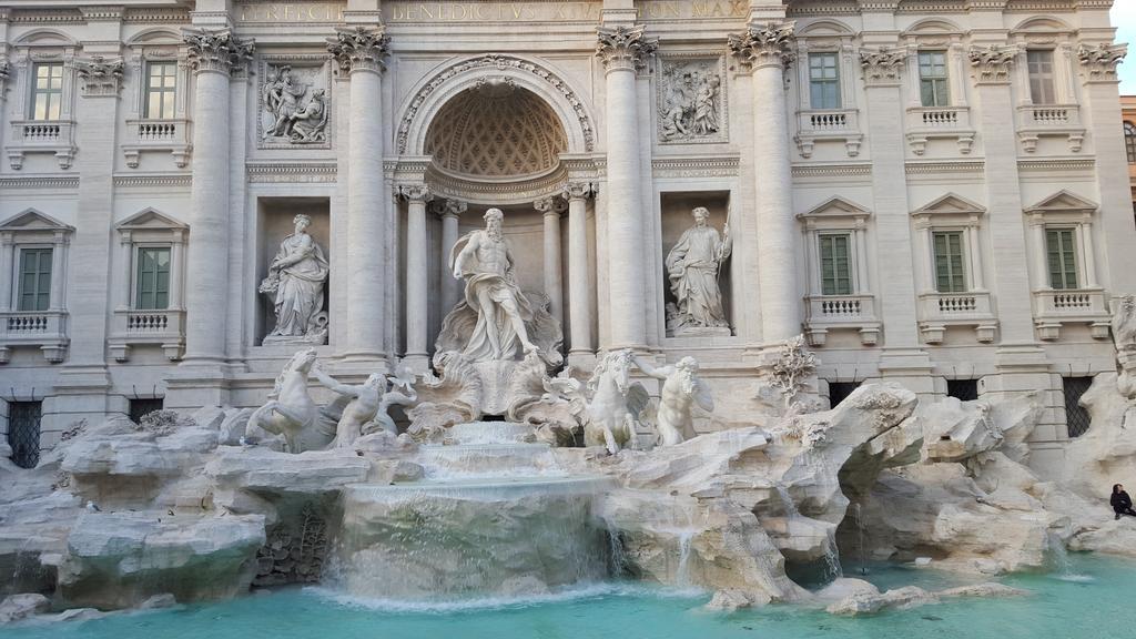Una Finestra Su Monti Rome