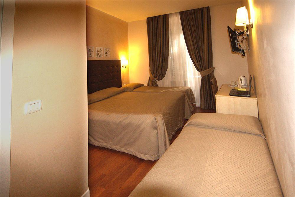 Hotel Saturnia 2*