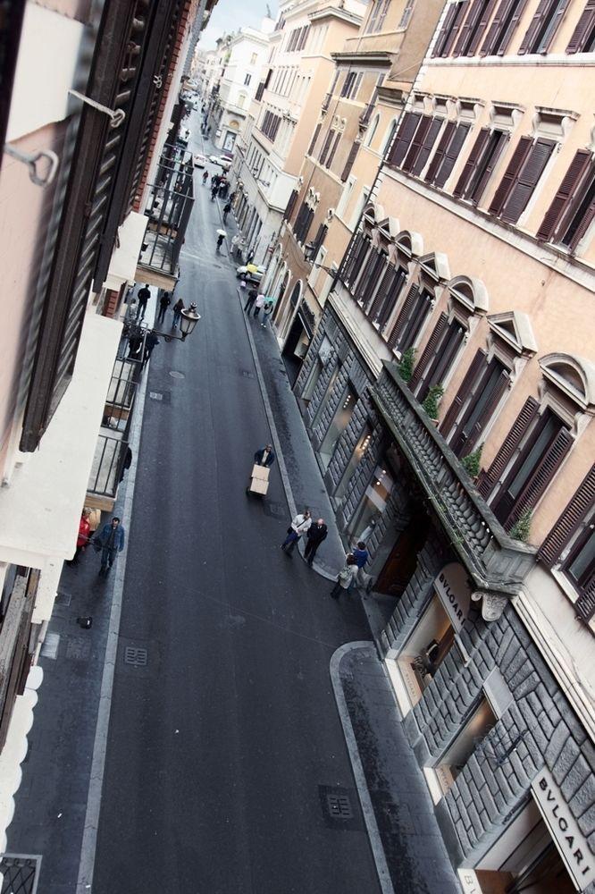 Condotti 2* Rome