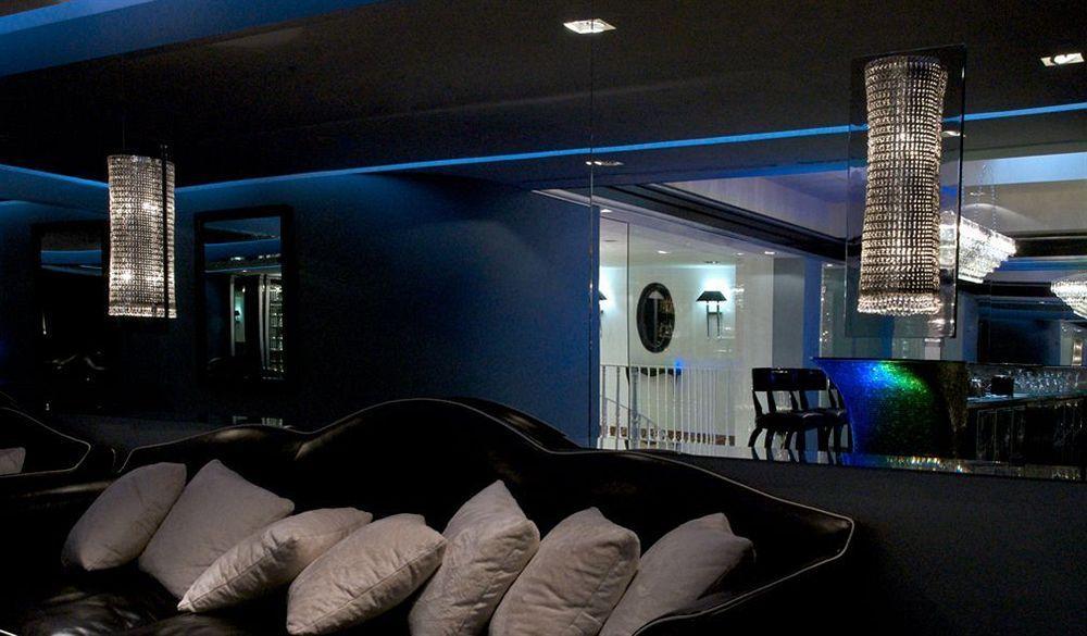 Leon's Place Hotel