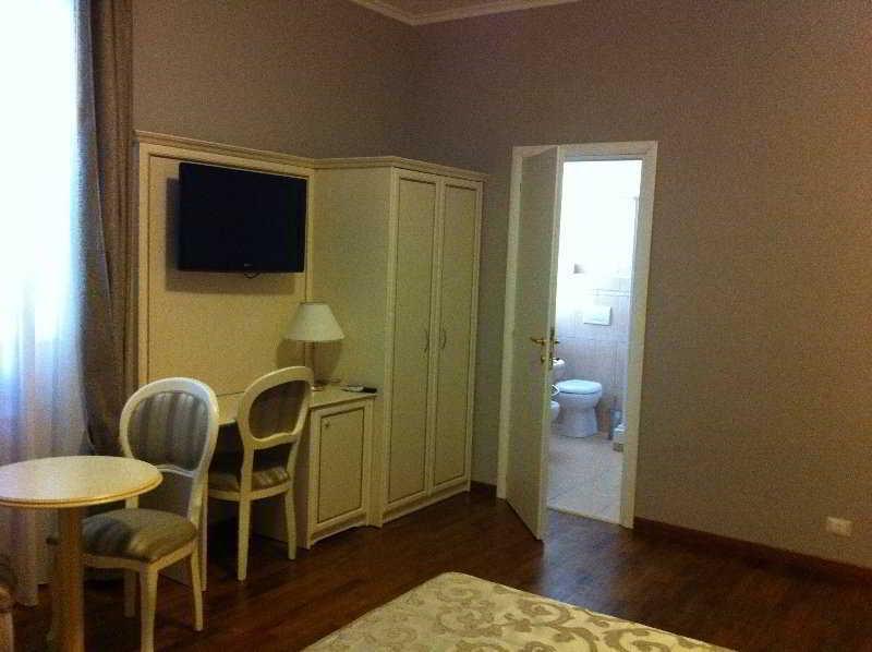 Domus Bocca Di Leone Guest house Rome